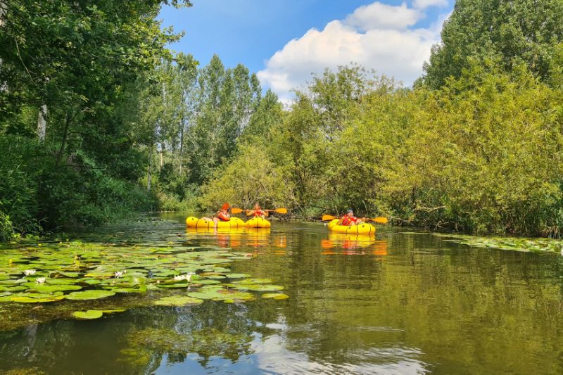 Notre collègue Carolien s’échappe de l’agitation du quotidien avec son packraft