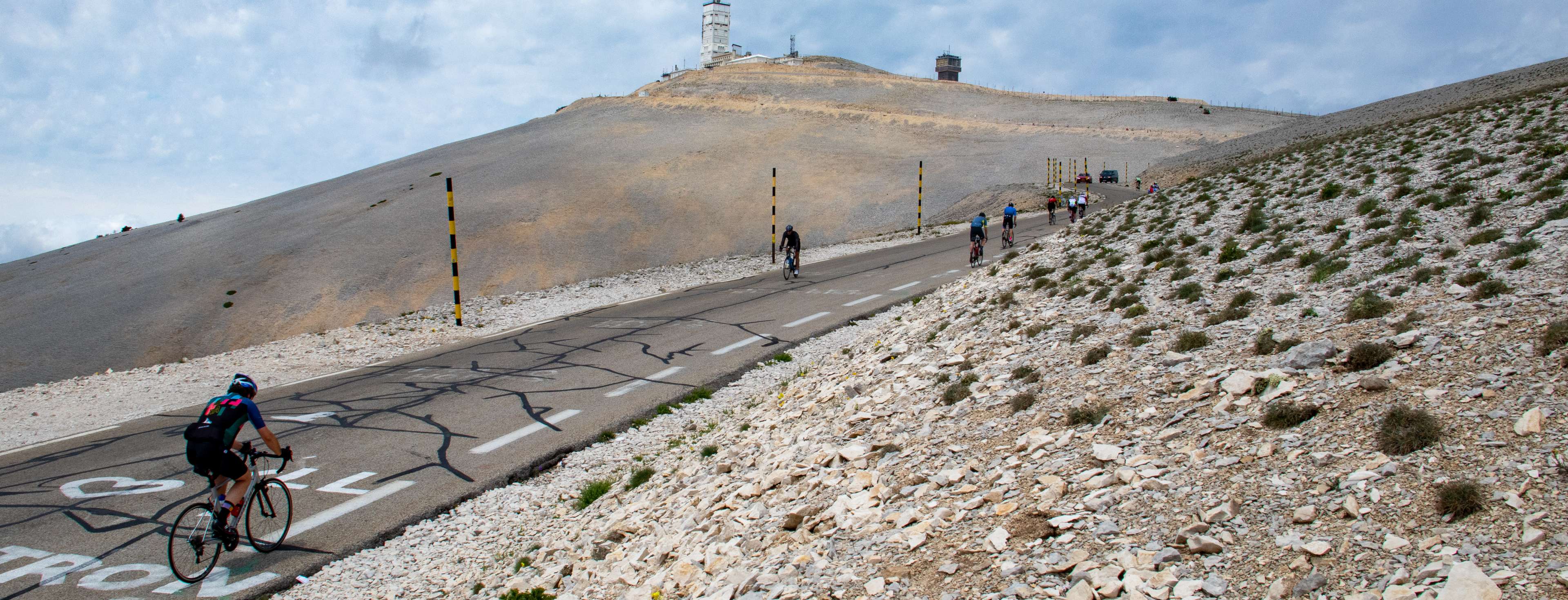 Ascension du mont Ventoux à vélo : conseils, préparation et itinéraires