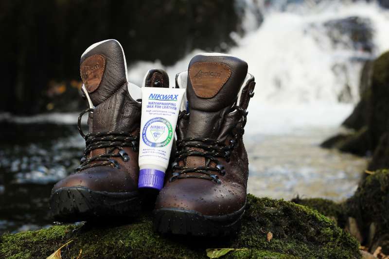 Voici comment entretenir ses chaussures de randonnée avec Nikwax