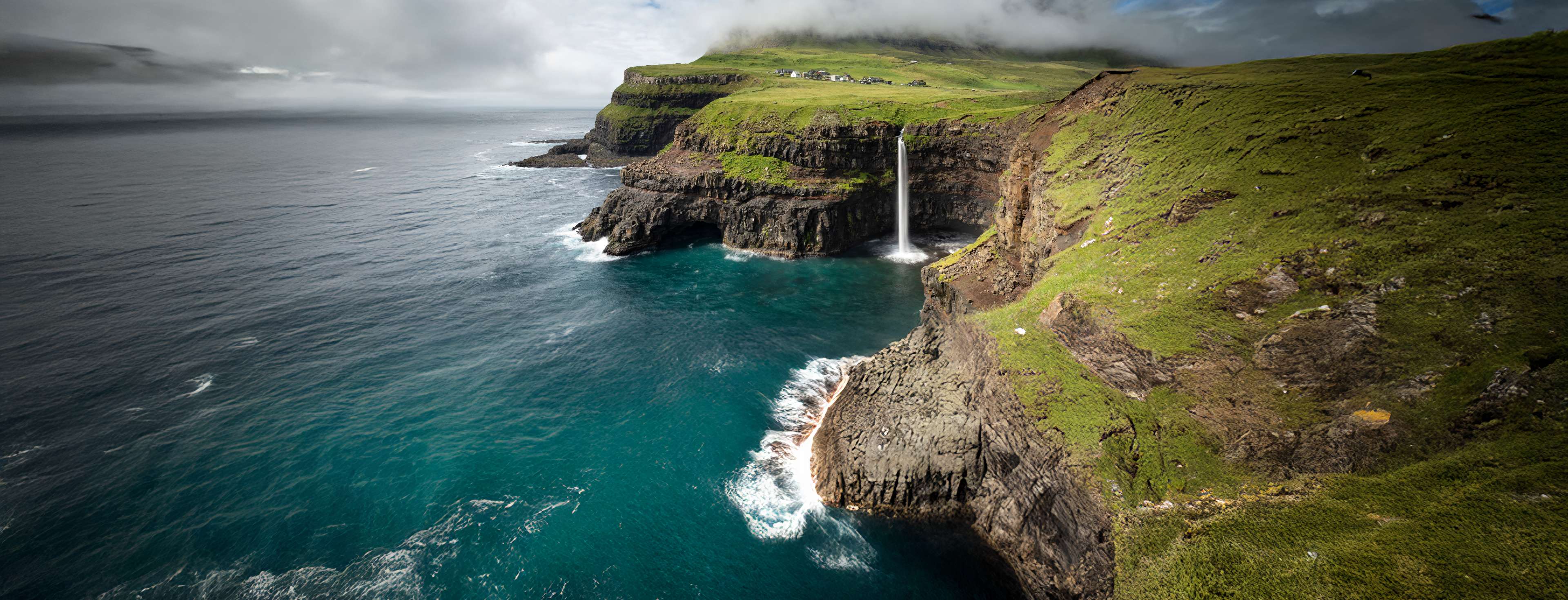 Les îles Féroé : randonnée entre falaises, cascades et macareux