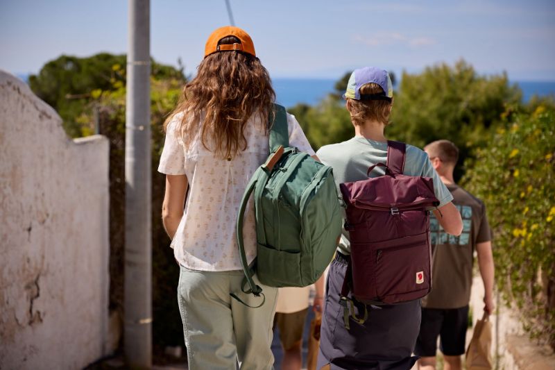 Voyager uniquement avec un bagage à main : comment éviter les frais de bagages