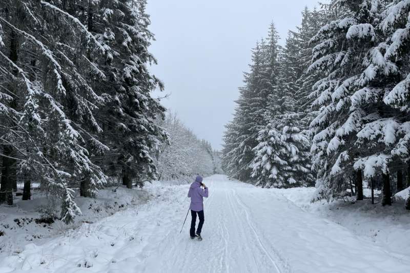Il neige ? Grâce à ces vêtements chauds et à nos conseils, vous n’aurez plus envie de rester à l’intérieur !