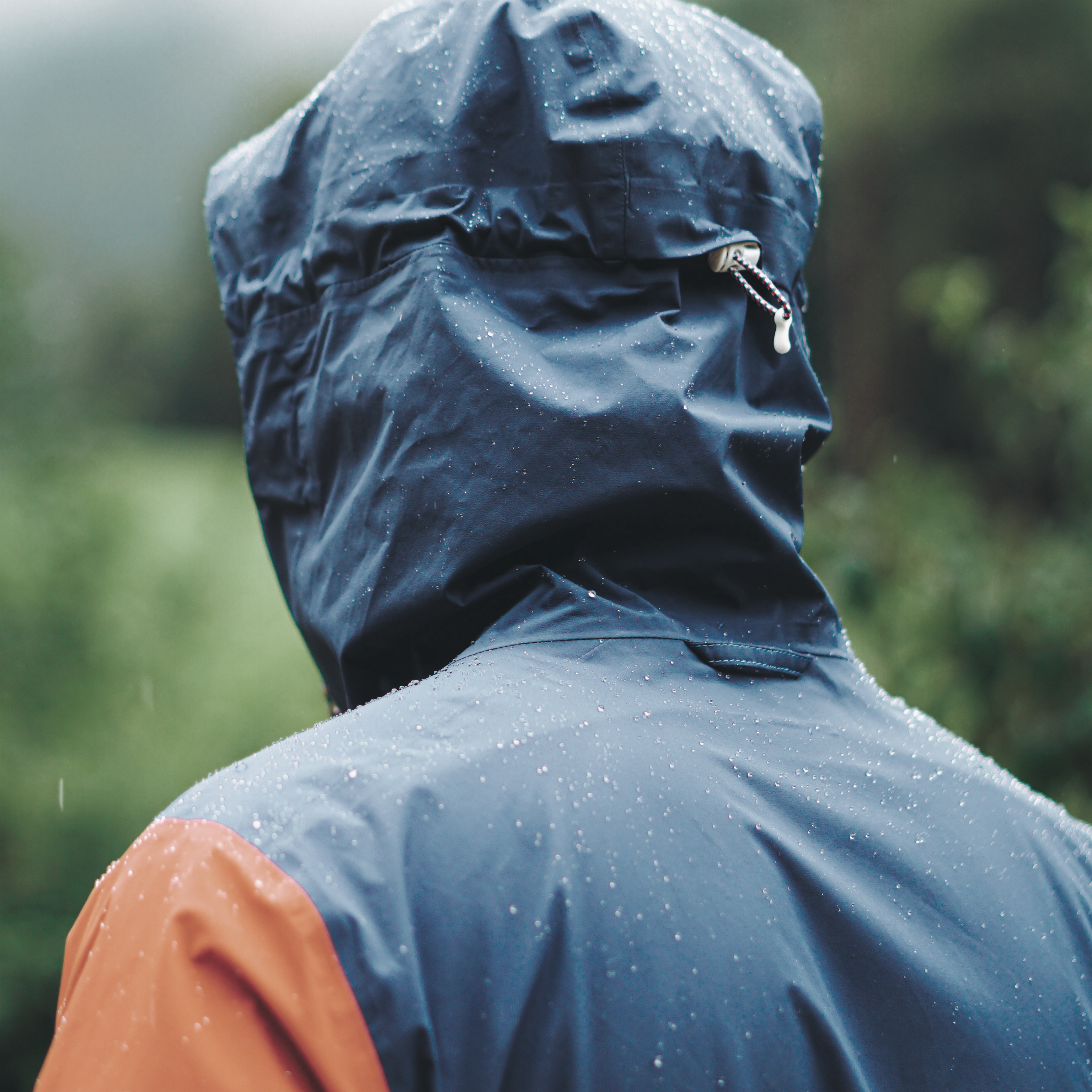Il pleut Sortez tranquille grace a ces vetements de pluie et a nos conseils A.S.Adventure